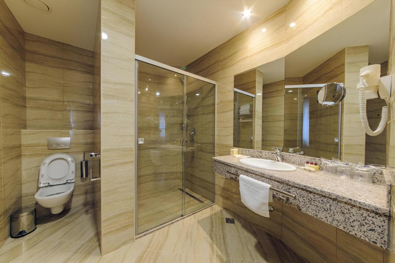 Kings Park Hotel Подгорица Экстерьер фото