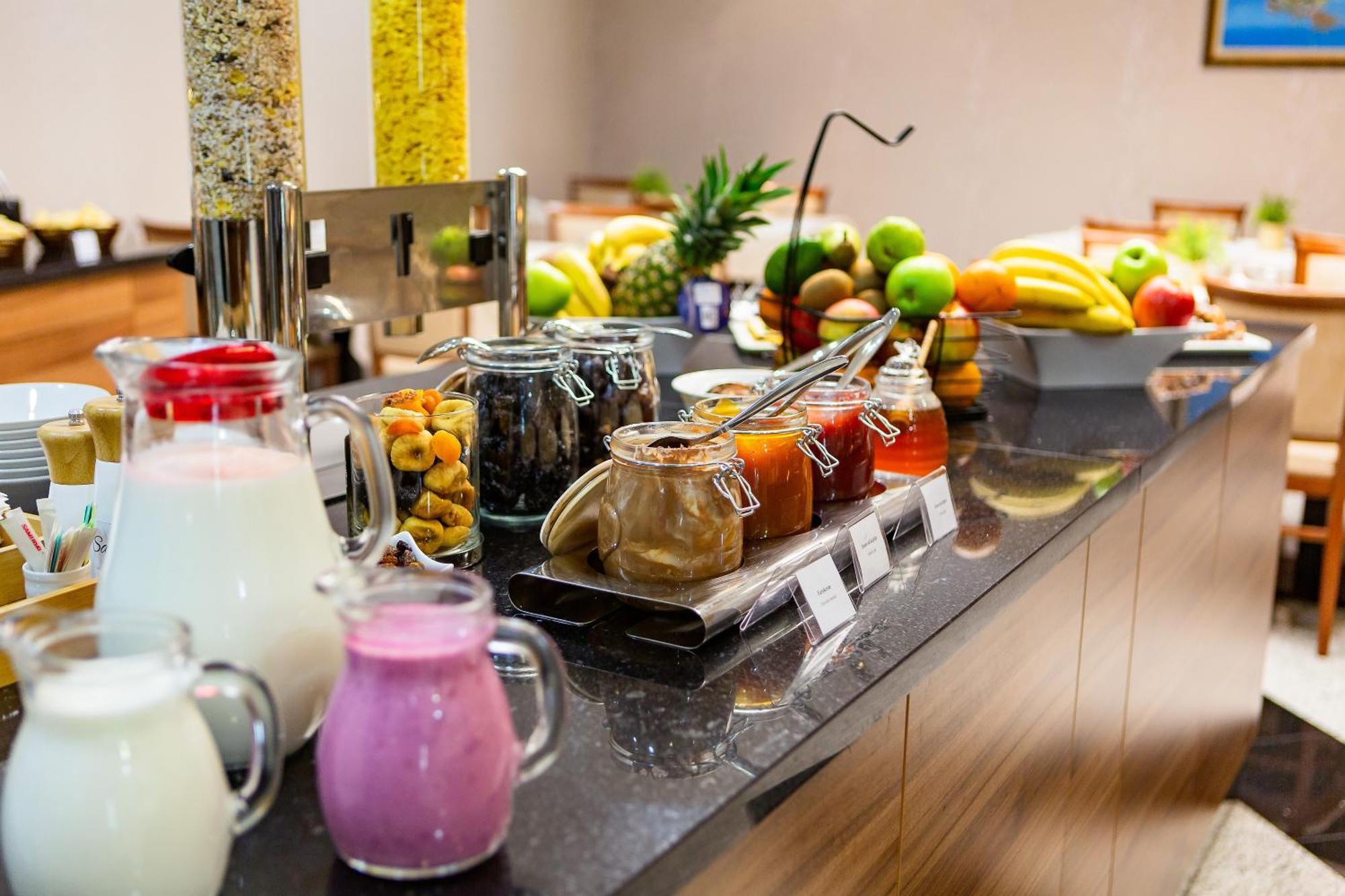 Kings Park Hotel Подгорица Экстерьер фото