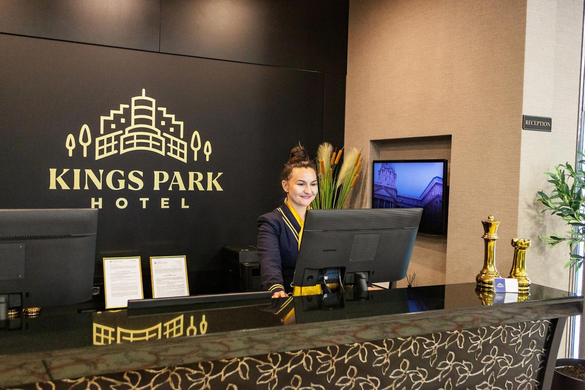 Kings Park Hotel Подгорица Экстерьер фото