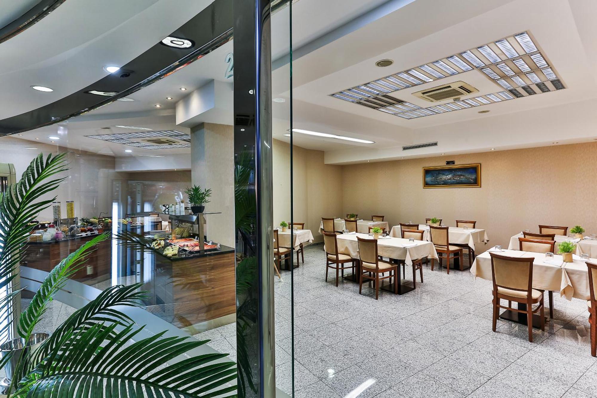 Kings Park Hotel Подгорица Экстерьер фото