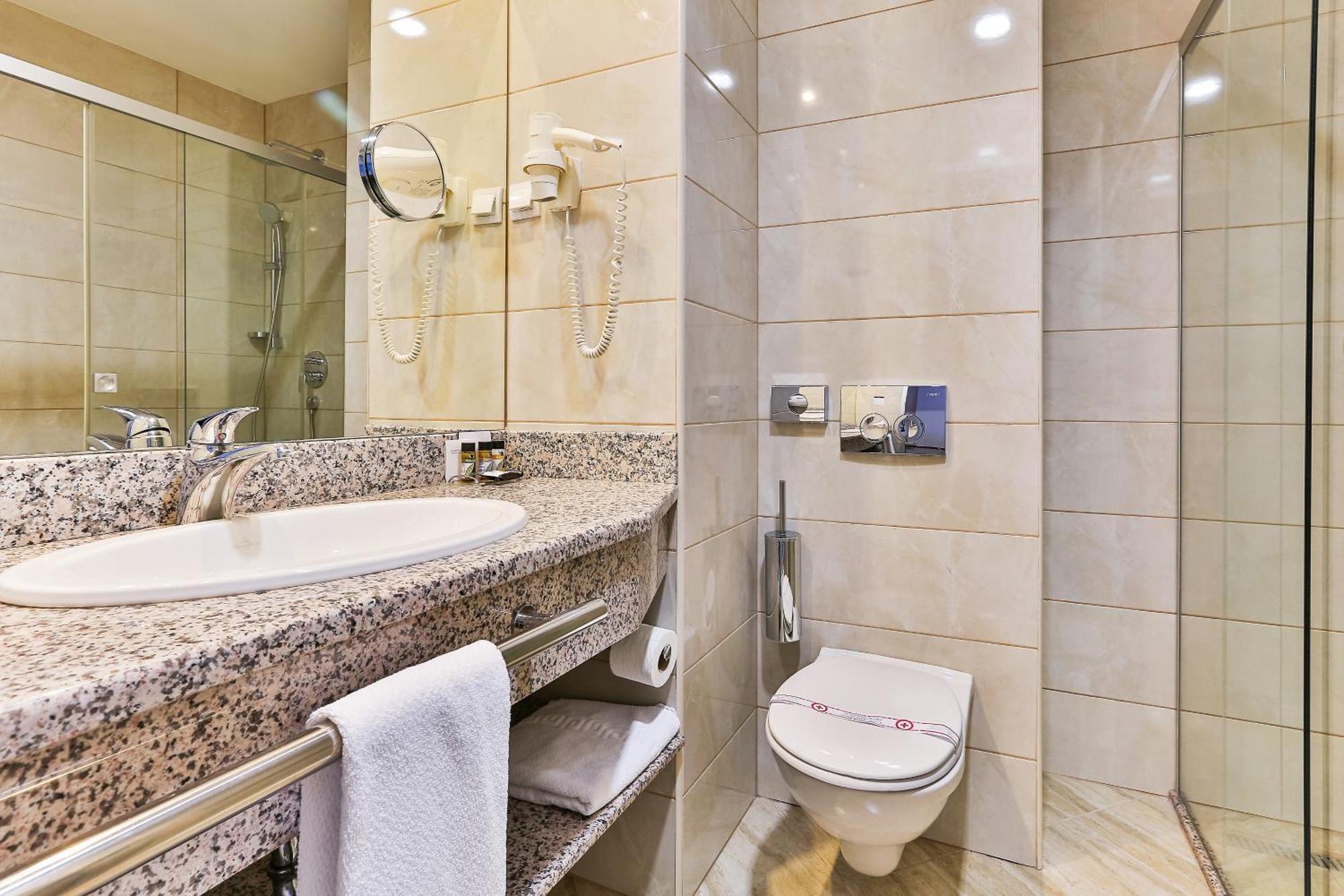 Kings Park Hotel Подгорица Экстерьер фото
