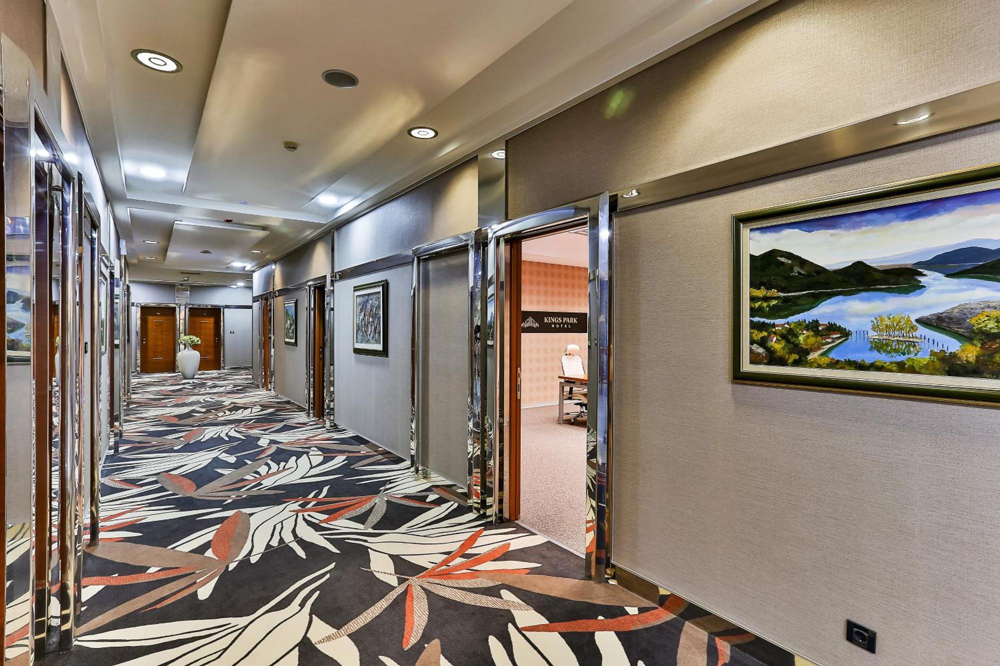 Kings Park Hotel Подгорица Экстерьер фото