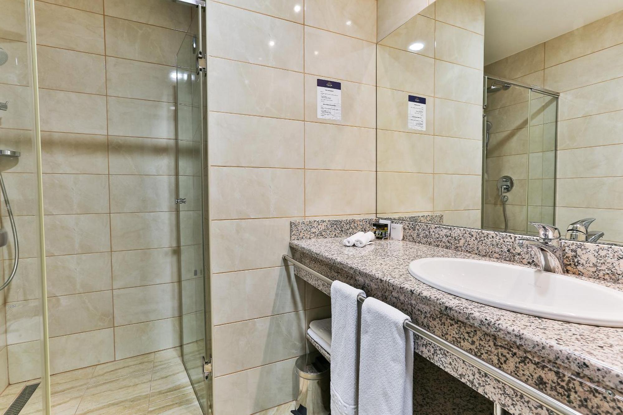 Kings Park Hotel Подгорица Экстерьер фото