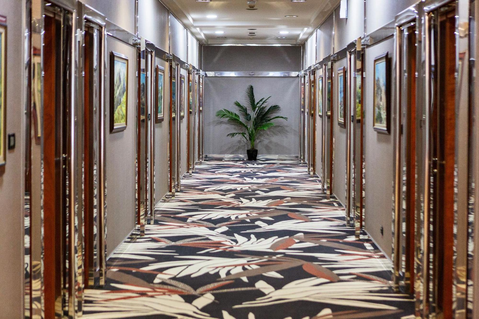 Kings Park Hotel Подгорица Экстерьер фото
