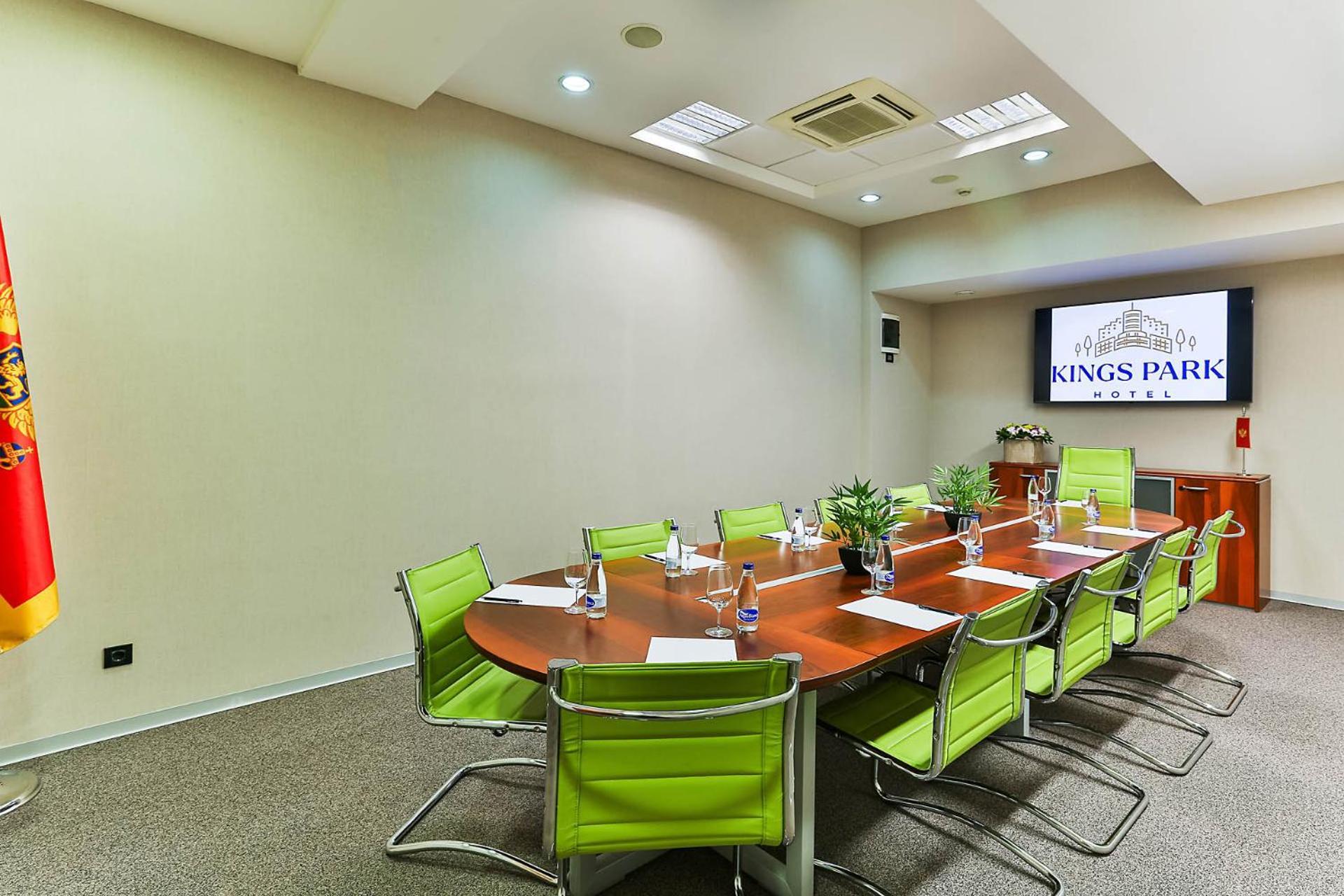 Kings Park Hotel Подгорица Экстерьер фото